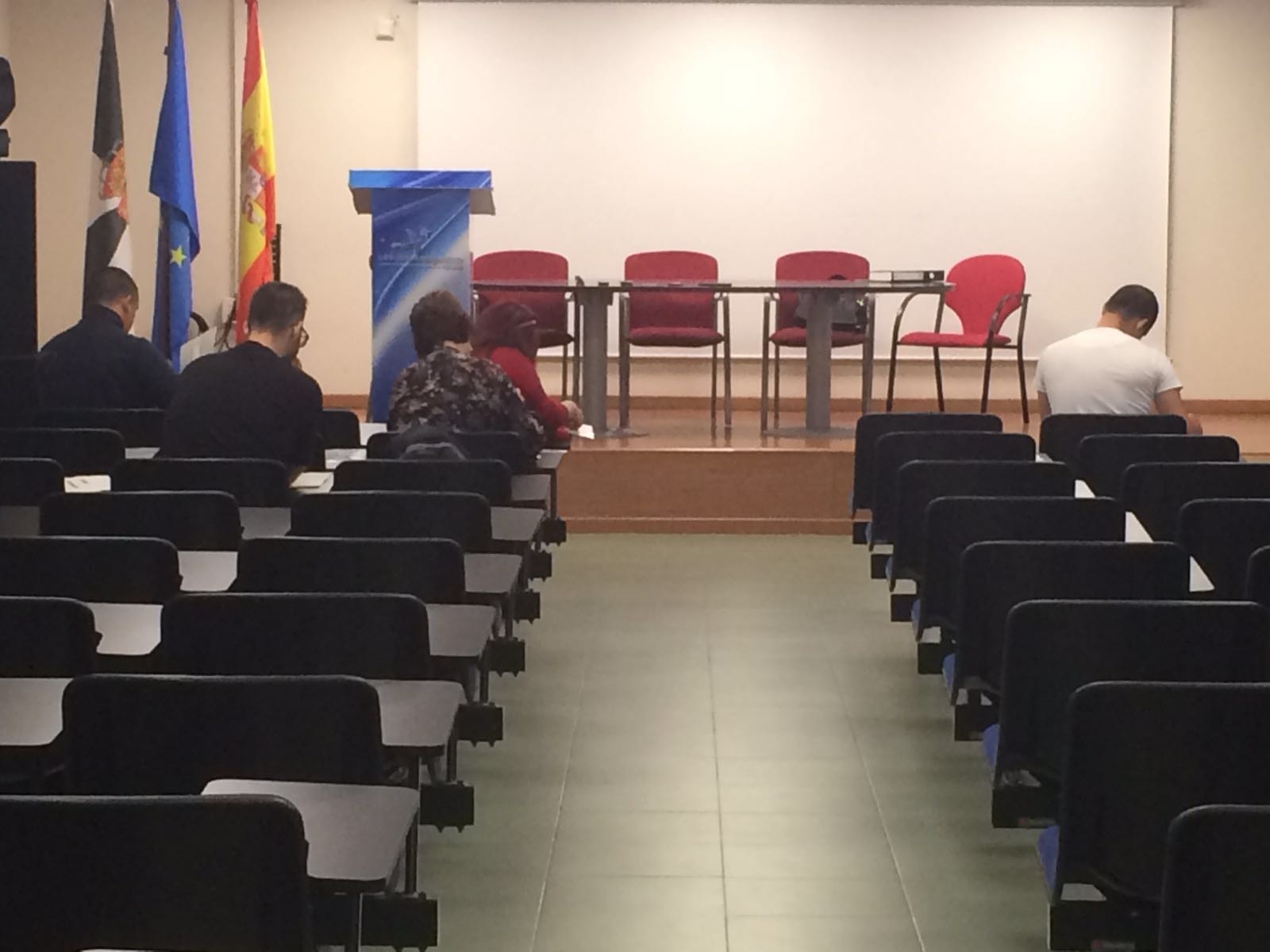 Ir a Los usuarios realizan el segundo simulacro de examen en el IES Clara Campoamor