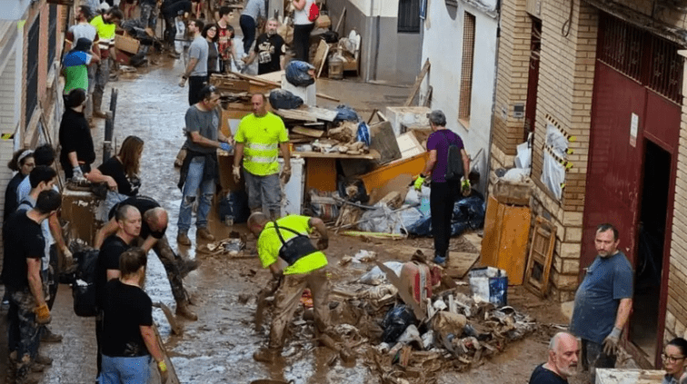 Ir a 20 minutos. Cuando a la tragedia por la DANA se suma el cuidado de una persona con discapacidad: «Son familias en situaciones dramáticas»