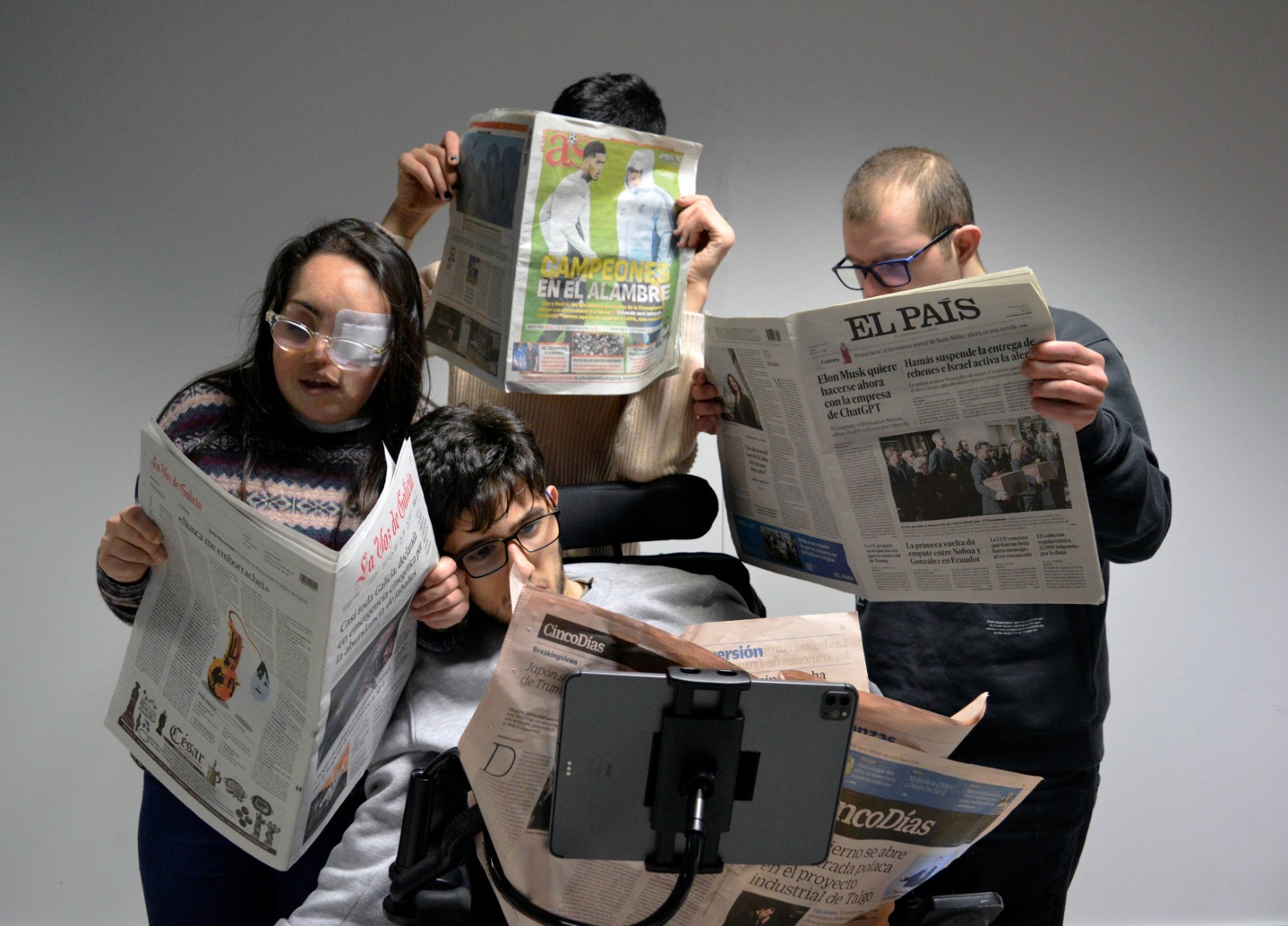 Ir a 9 de cada 10 de las personas con discapacidad intelectual se interesa por las noticias de actualidad, pero el 70% no las entiende​​​​​
