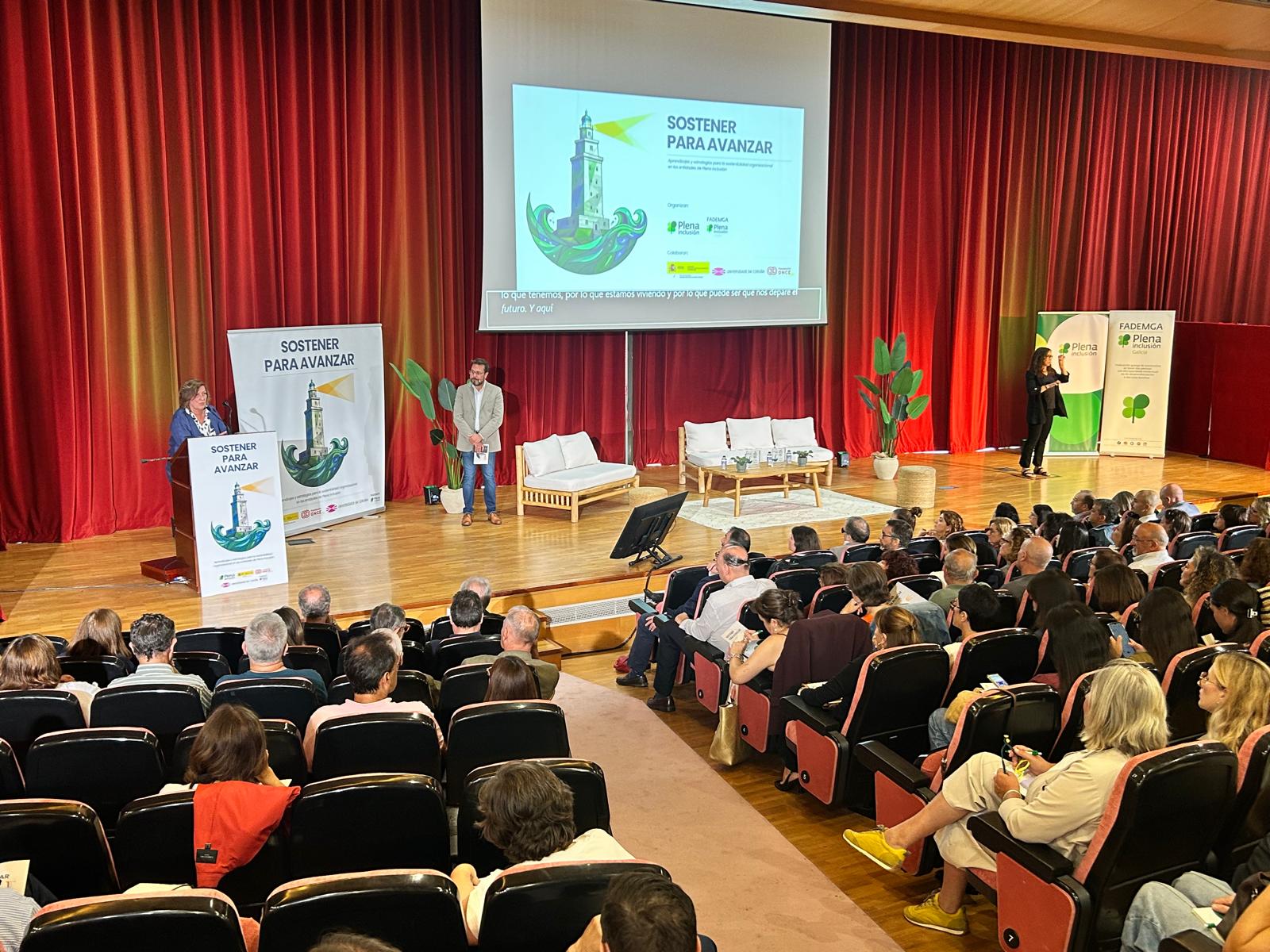 Ir a 200 personas de toda España se reúnen enA Coruña para abordar la sostenibilidad de las organizaciones de Plena inclusión